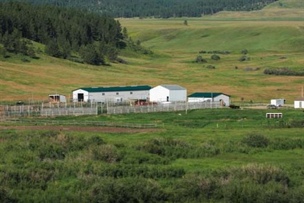 ranch bar siebel montana headquarters propgoluxury cattle tom billionaire lists million software buildings frame original angus